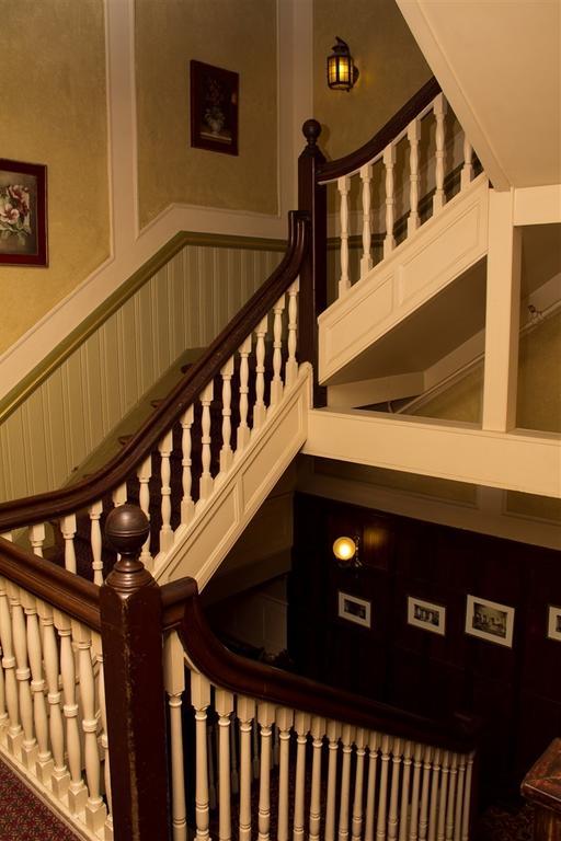 The Yankee Pedlar Inn Torrington Extérieur photo