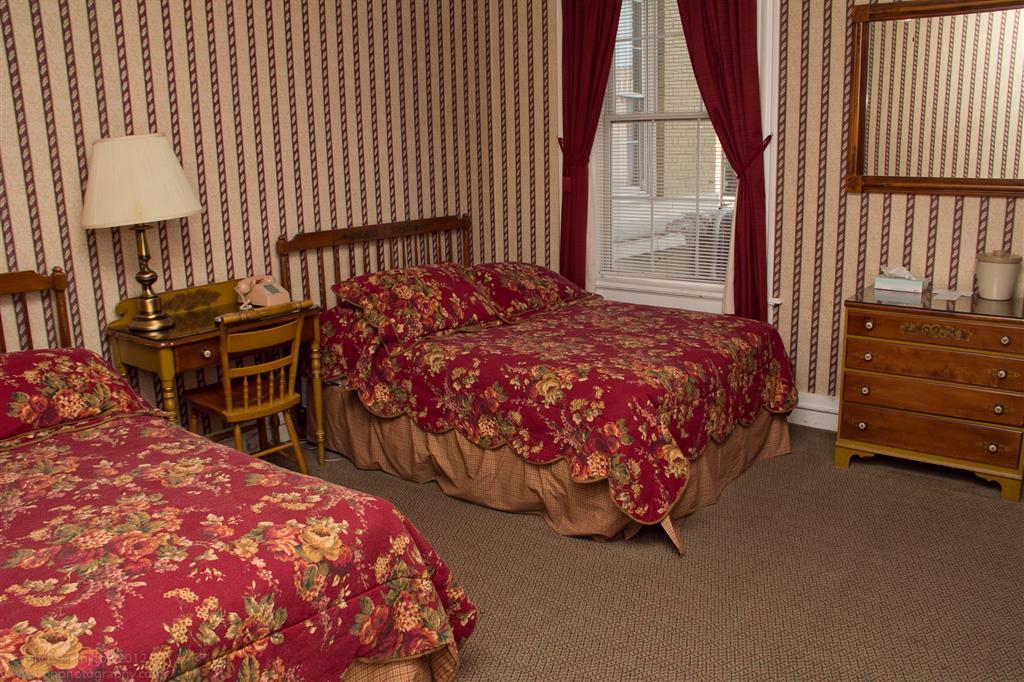 The Yankee Pedlar Inn Torrington Chambre photo