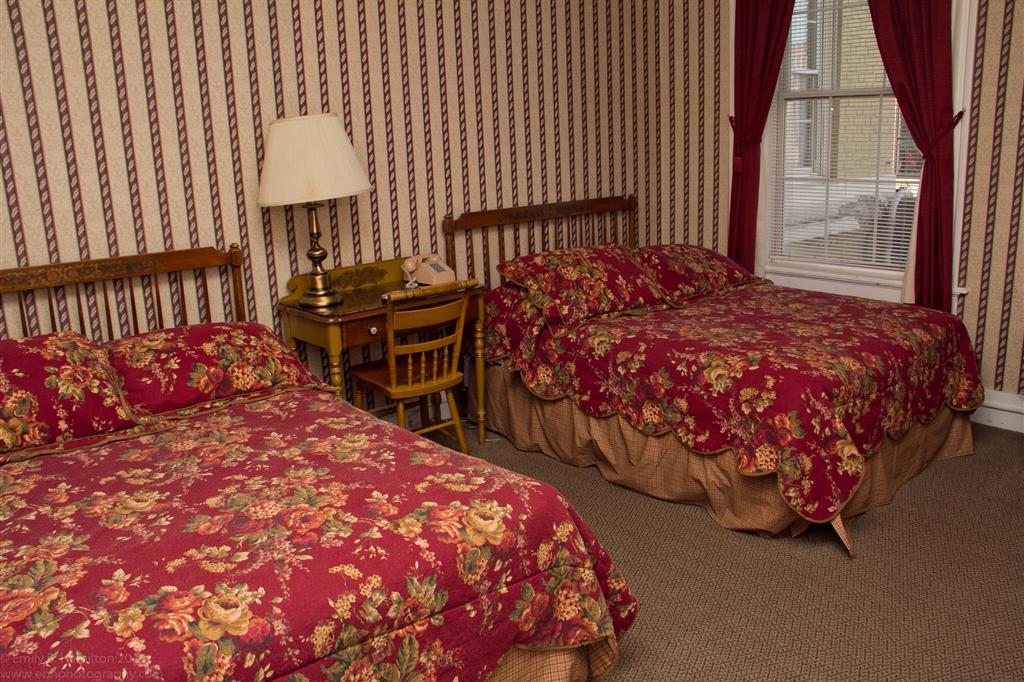 The Yankee Pedlar Inn Torrington Chambre photo