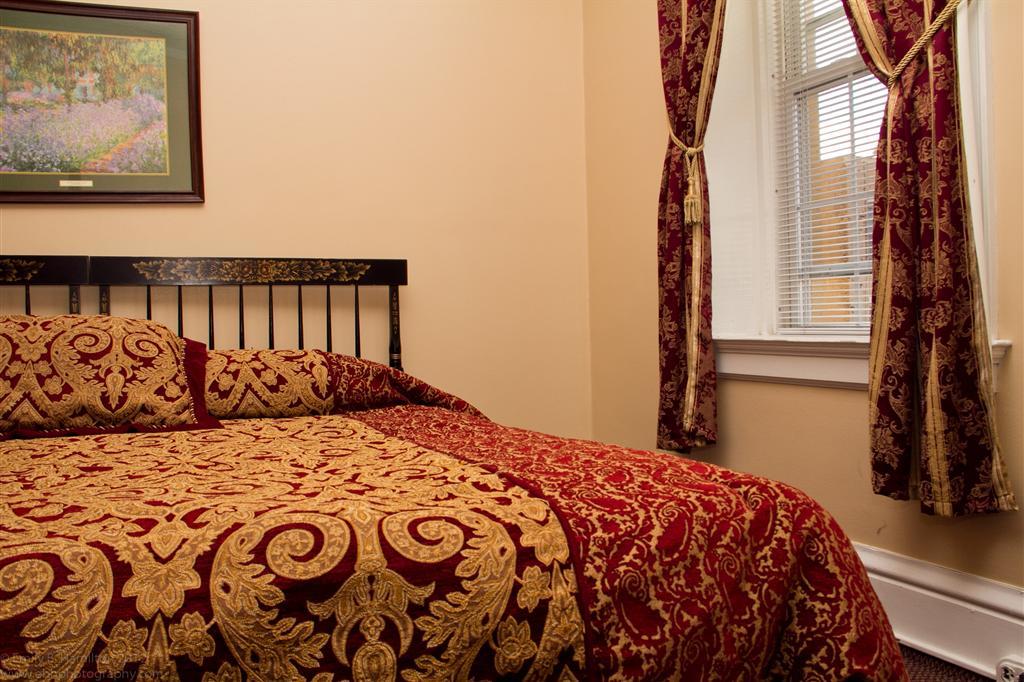 The Yankee Pedlar Inn Torrington Chambre photo