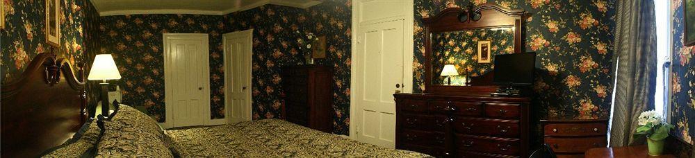 The Yankee Pedlar Inn Torrington Extérieur photo