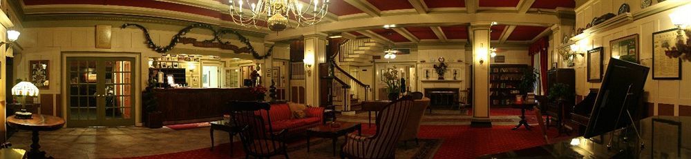 The Yankee Pedlar Inn Torrington Extérieur photo