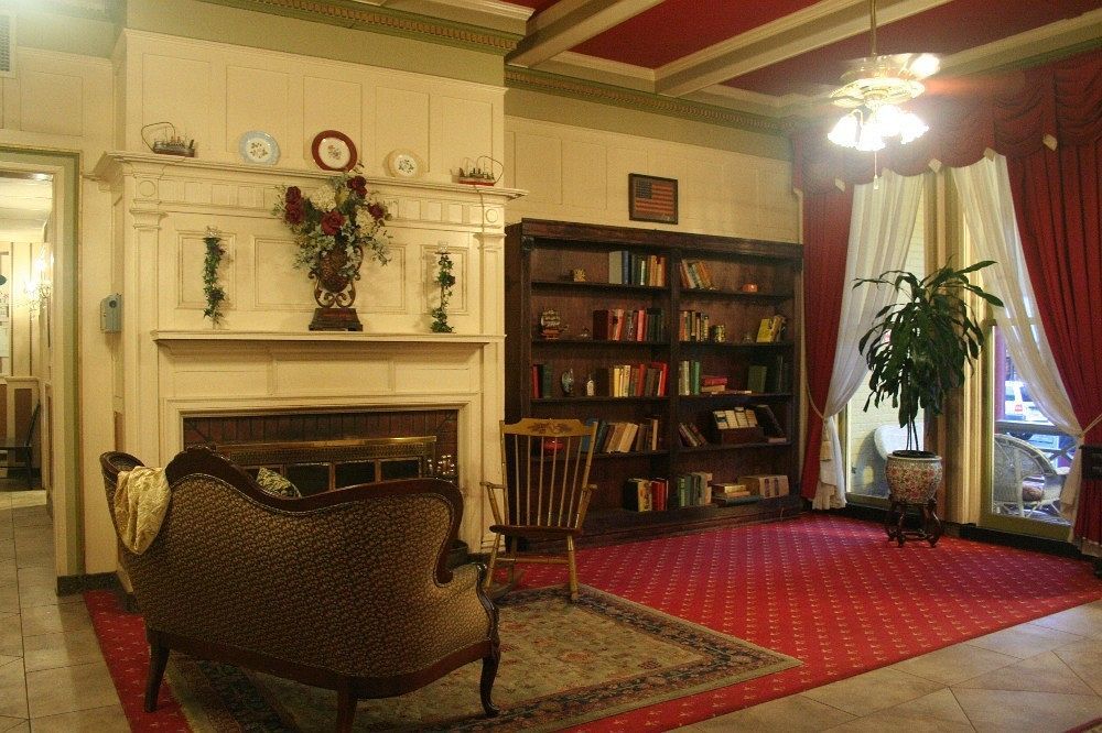 The Yankee Pedlar Inn Torrington Extérieur photo